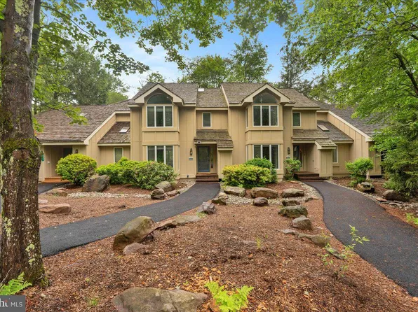 823 Crest Pines Ln, Pocono Pines, PA 18350