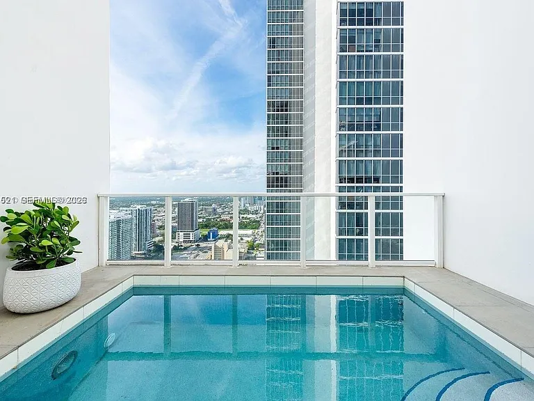 1040 Biscayne Blvd #4403 — Photo 30