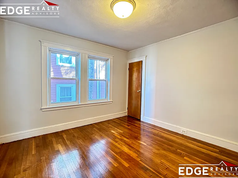 82 Beechcroft St #1 — Photo 6