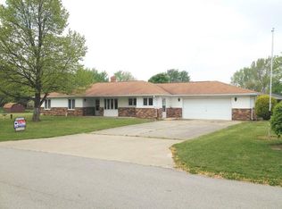 4308 E Bluegrass Dr, Muncie, IN 47303