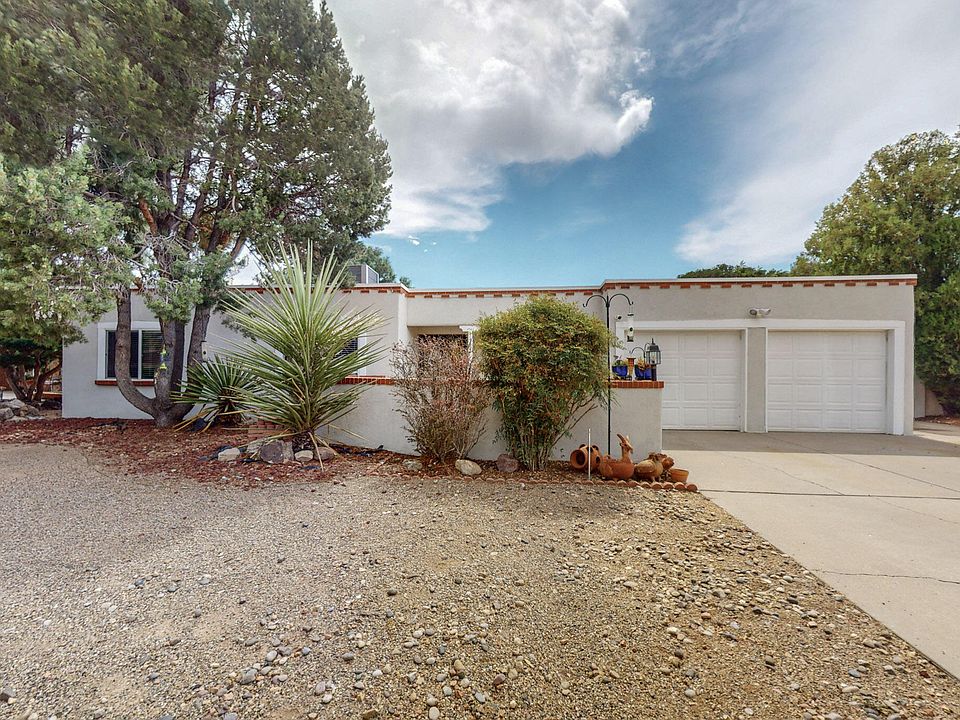 1st image of 3033 Toreador Dr NE