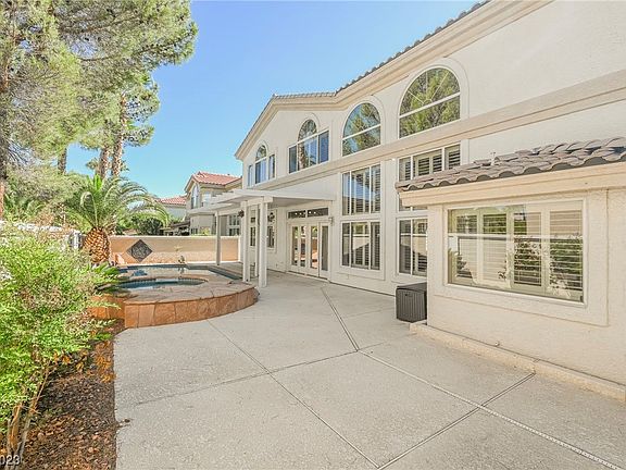 3rd image of 91 Teton Pines Dr