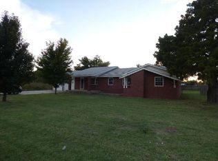 419 N Sheb Wooley Ave, Erick, OK 73645