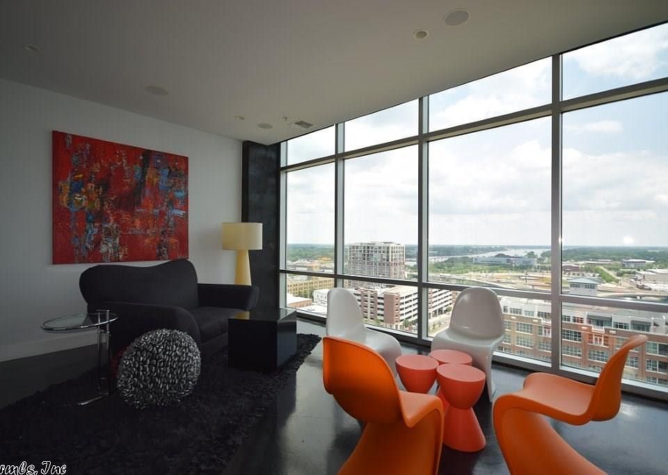 1st image of 300 E 3rd St APT 1506