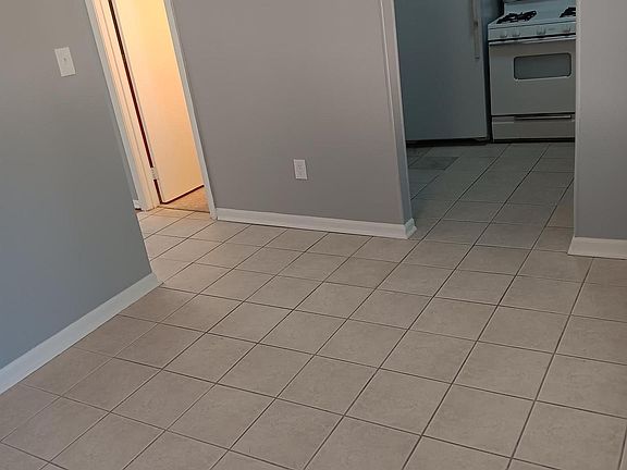 2nd image of 1971 Addison Rd S