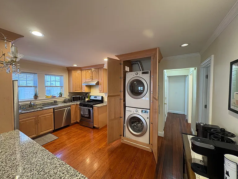 16A Eliot Crescent Brookline Ml #1 — Photo 12