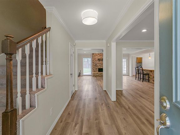 3rd image of 14915 Chadbourne Dr