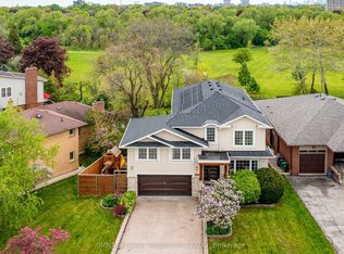 130 Saturn Rd, Toronto, ON M9C2S6