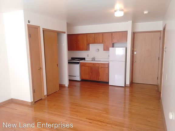 4th image of 1935 N Oakland Ave APT 7