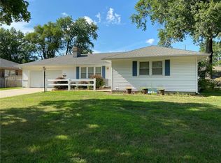 108 NW Redwing Dr, Lees Summit, MO 64063