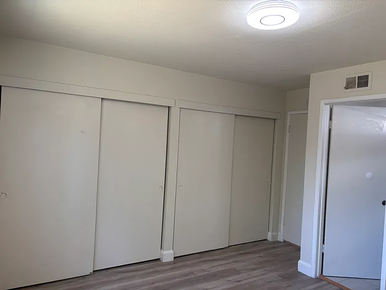 392 Henderson Dr — Photo 7