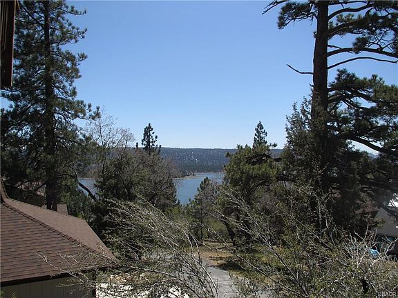 3rd image of 979 Deer Trail Ln
