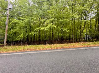 Bishop Ct, Bushkill, PA 18324