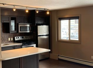 515 23rd Ave SW #2, Calgary, AB T2S 0J4