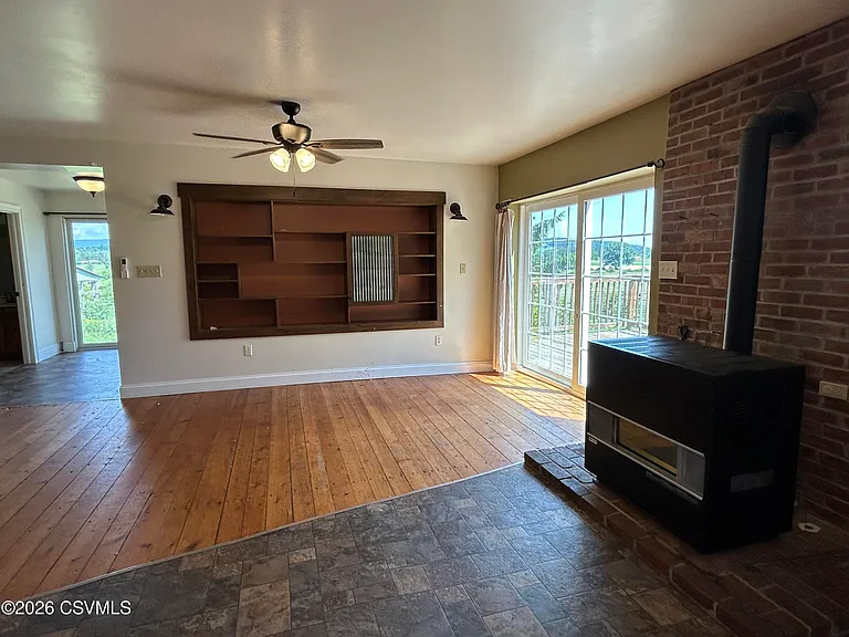 687 Hanselman Rd — Photo 15