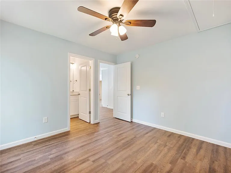 8083 Beachwood Dr — Photo 18