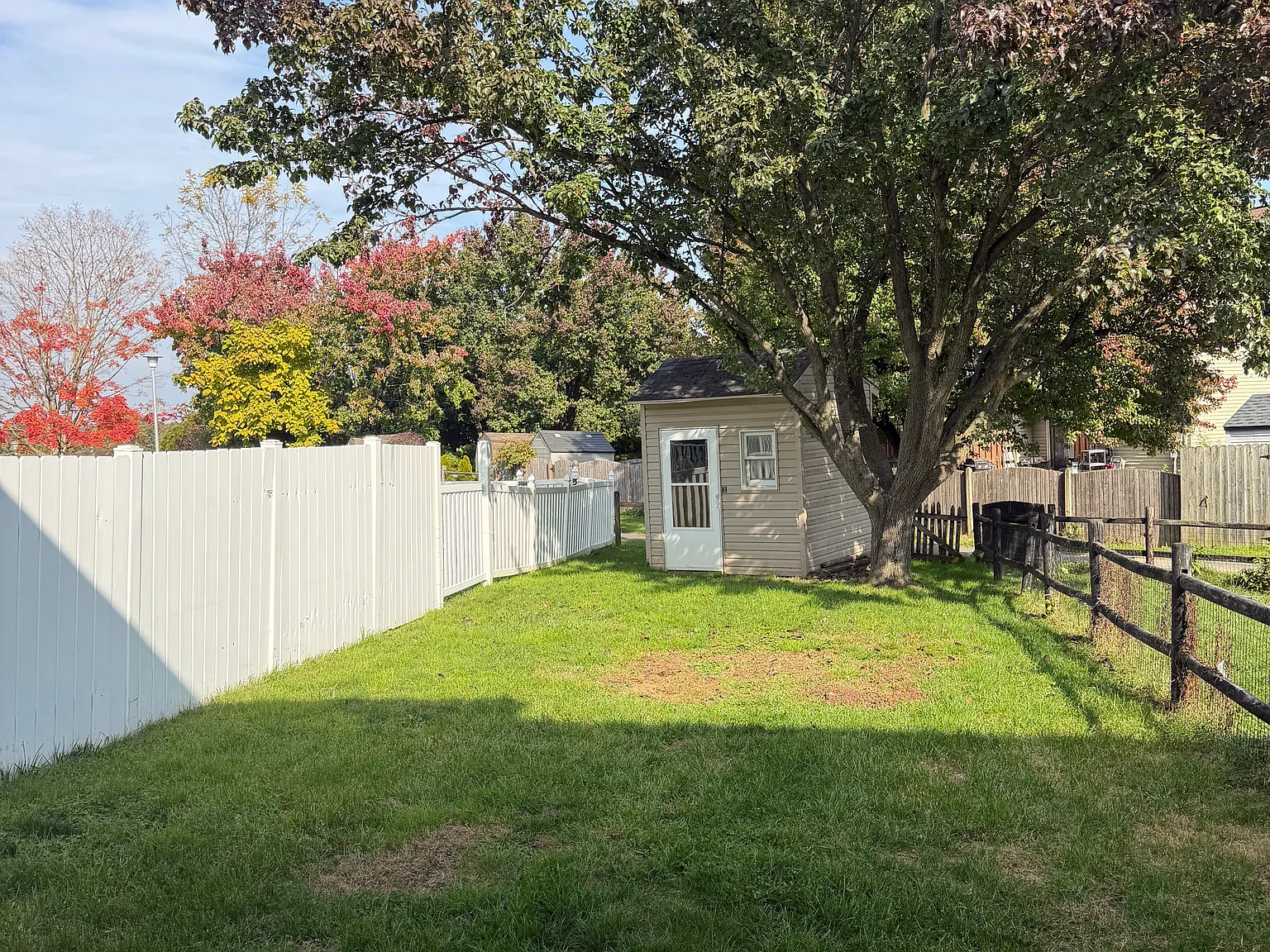 3 bed, 1.5 bath, 1200 sqft, $1,950 — Photo 2