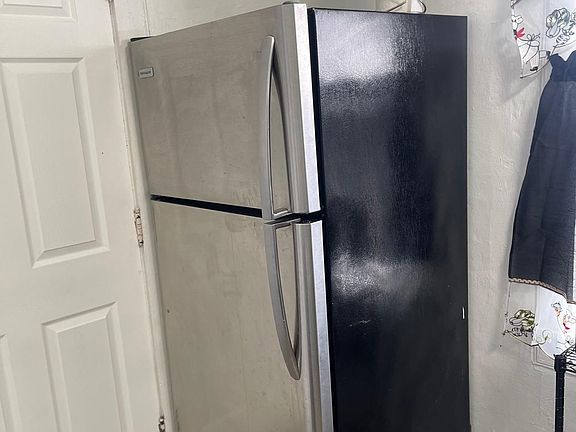 3rd image of 257 Saint Charles St