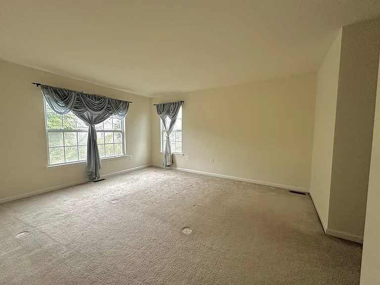 801 Juniper Ct — Photo 8