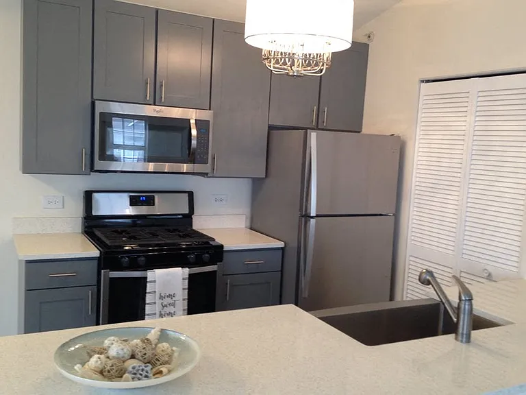 Skyridge Club Apartments — Photo 5