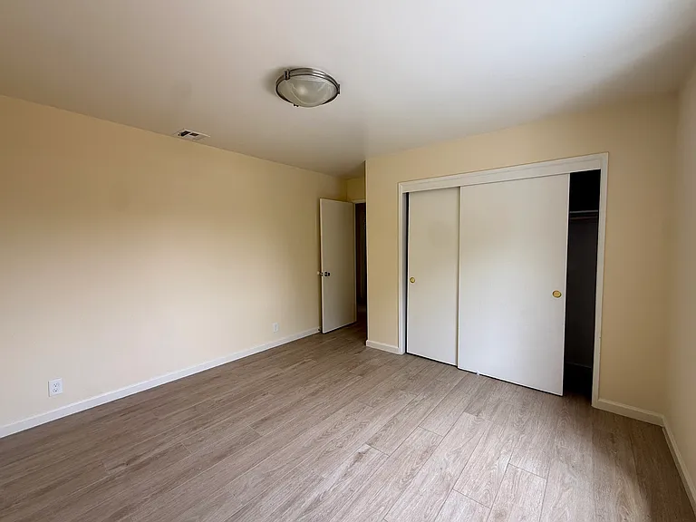 908 S Gladys Ave #D — Photo 8