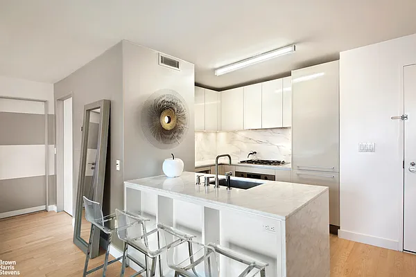 Rented by Brown Harris Stevens | media 20