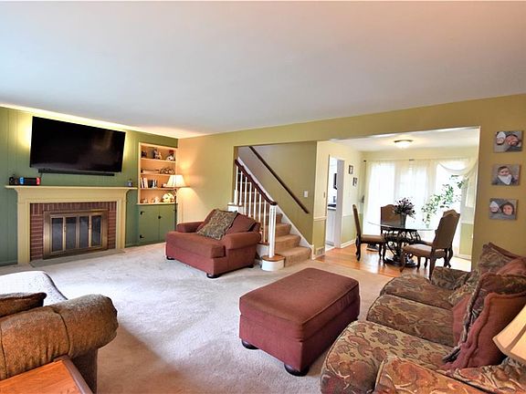 4th image of 16629 Glenridge Ave