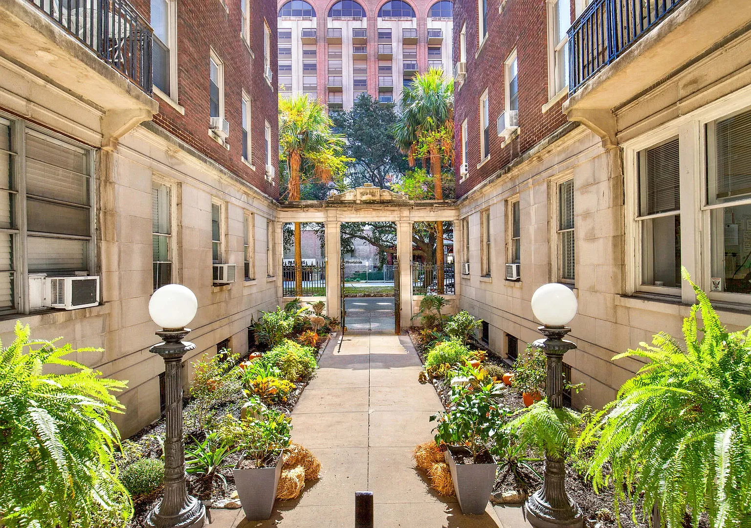 1 bed, 462 sqft, $2,850 — Photo 4