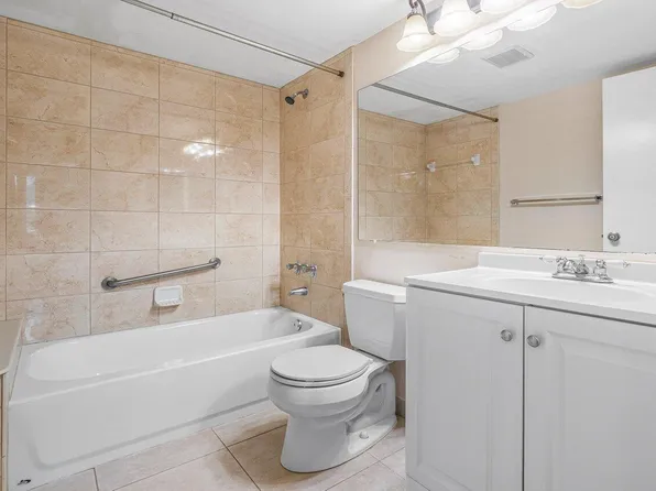 801 Sky Pine Way #G1, Greenacres, FL 33415