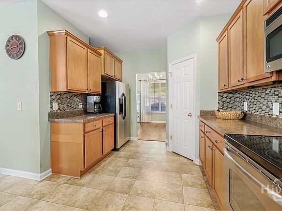 5th image of 90 Coopers Lane