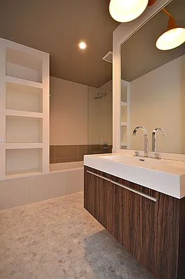 Rented by Nooklyn NYC LLC | media 10