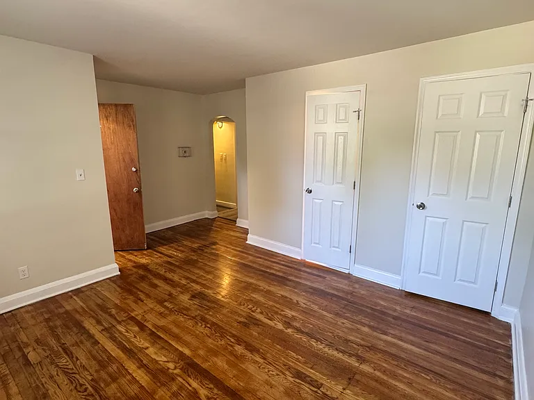 915 E Lake Ave #1 — Photo 5