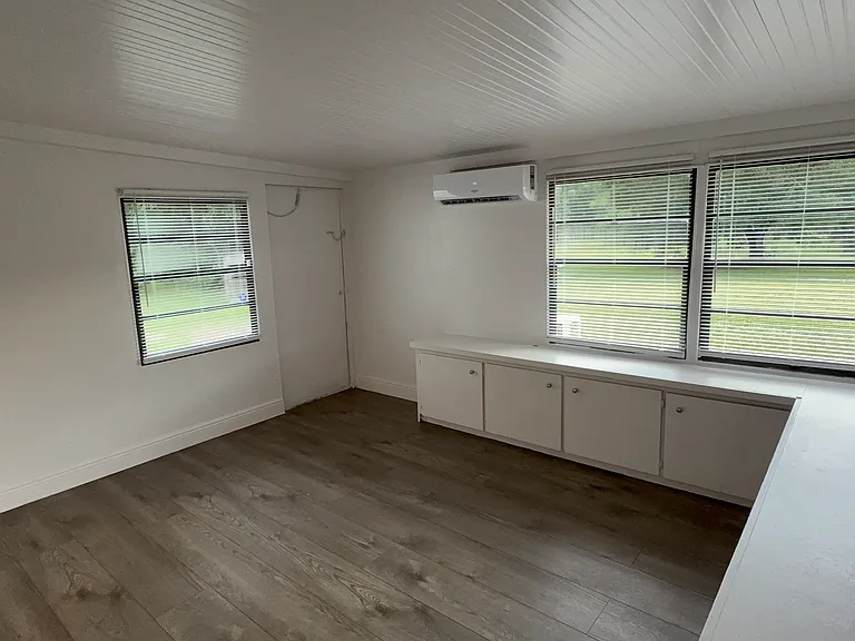 1051 Hawthorn St — Photo 39
