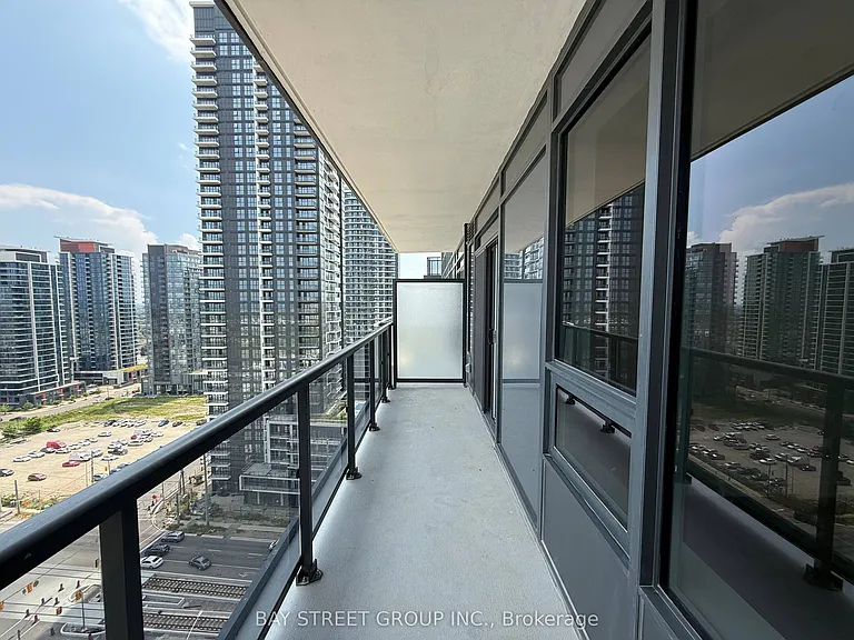 5105 Hurontario St #1703 — Photo 16