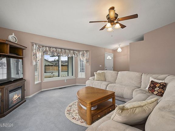 4th image of 250 Carlene Dr