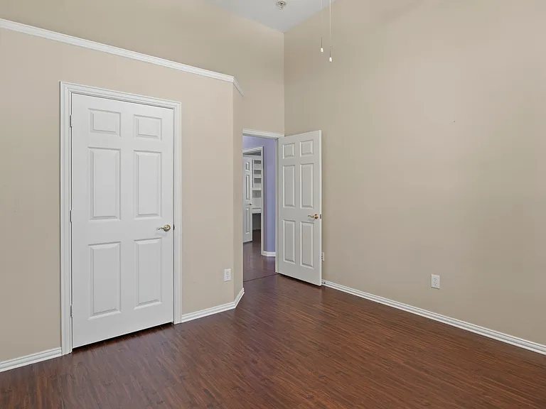 1003 Hunters Creek Dr — Photo 5