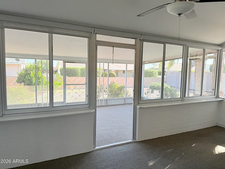 10217 W Mission Ln — Photo 9