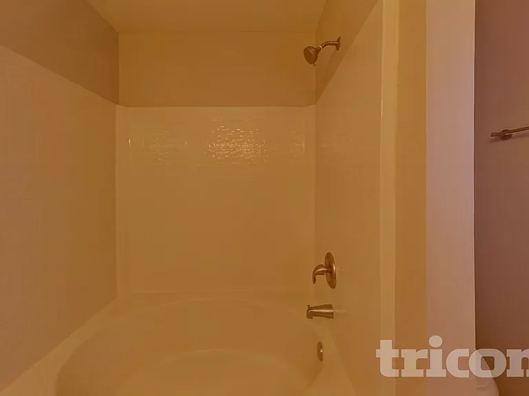 8717 Rozumny Dr — Photo 10