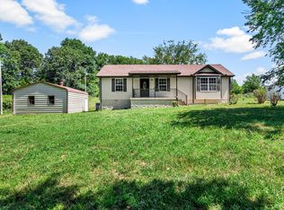 1035 Twin Creek Rd, Charlotte, TN 37036