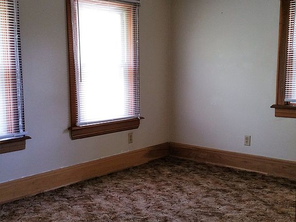 3rd image of 618 Lincoln Way E #B