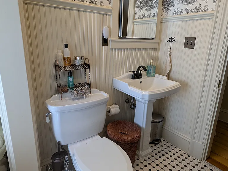 14 Highland Ave — Photo 63