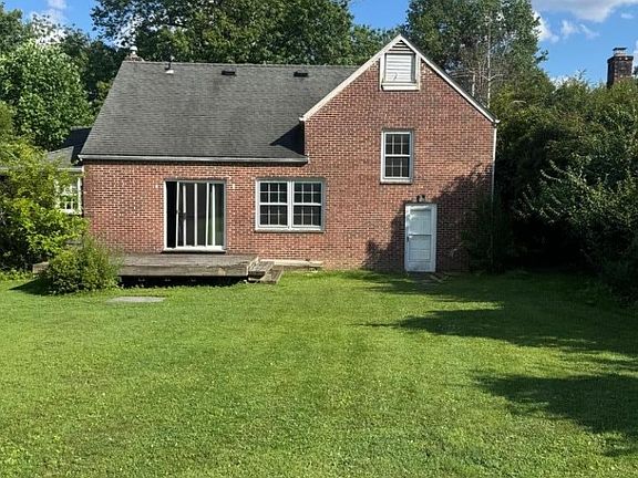 4th image of 219 Ashland Rd