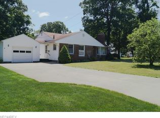 369 35th St SW, Barberton, OH 44203