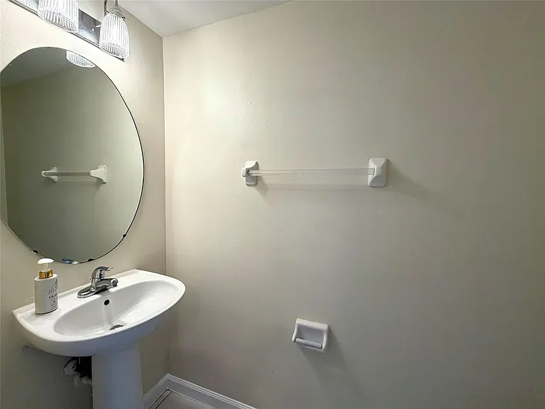 9914 NW 56th Pl — Photo 11