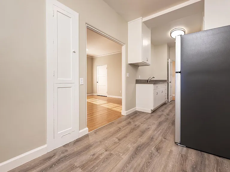 425 Williams Pl #9 — Photo 8