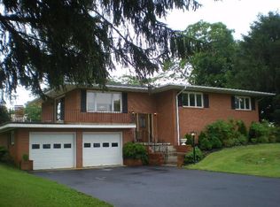 7995 Summit Point Rd, Charles Town, WV 25414