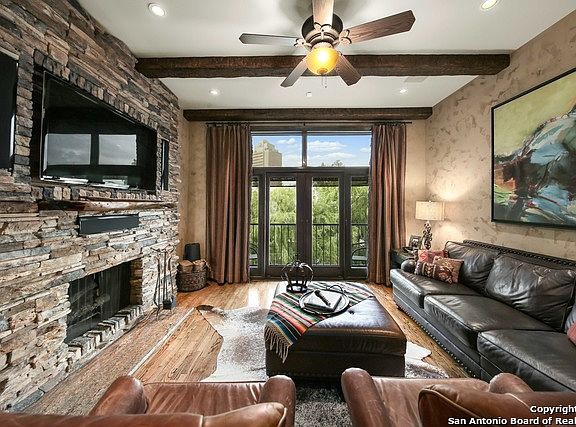 5th image of 1022 Navarro St #D-3
