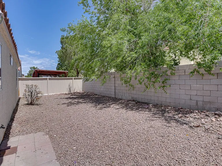 9660 Crystal Ridge Rd — Photo 25