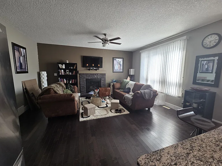 5252 17th Ave SW — Photo 4