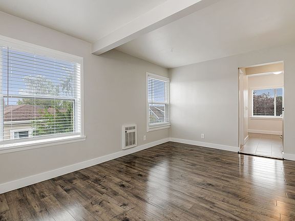 4th image of 1633 10th Ave W #4